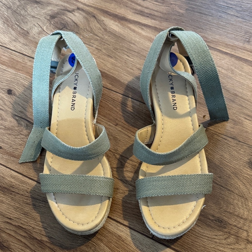 Lucky Brand Women's Olive Espadrilles
